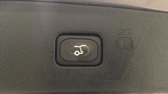 Used 2021 Ford Edge Titanium w/ Class II Trailer Tow Package image 26