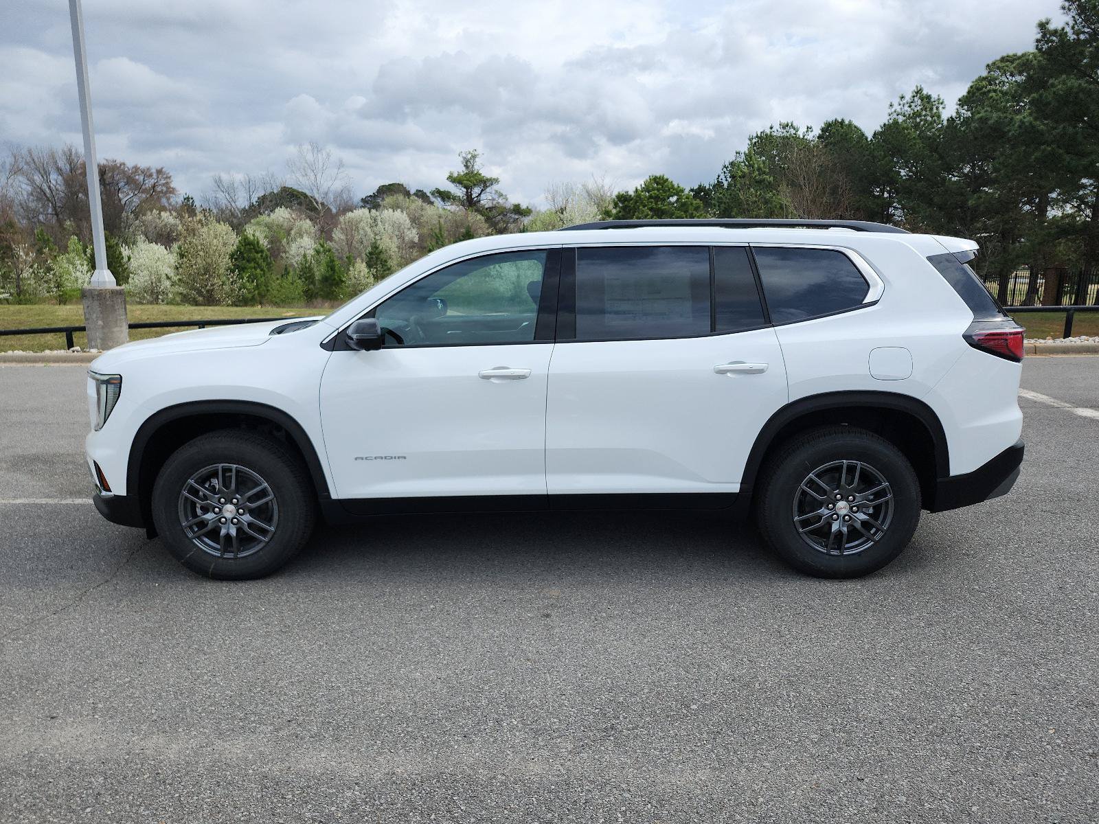 New 2026 GMC Acadia Elevation FWD image 2