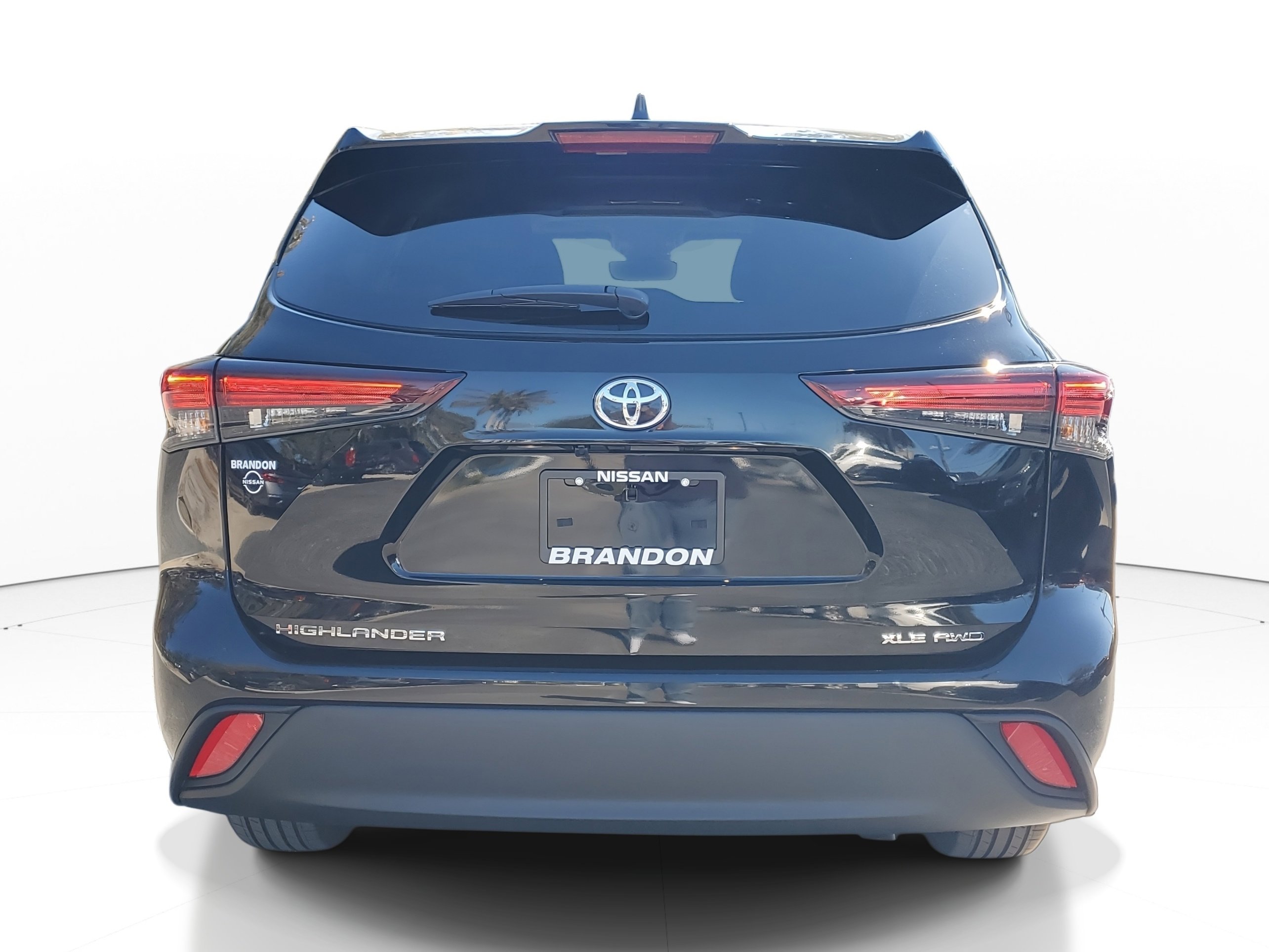 Used 2026 Toyota Highlander XLE image 6