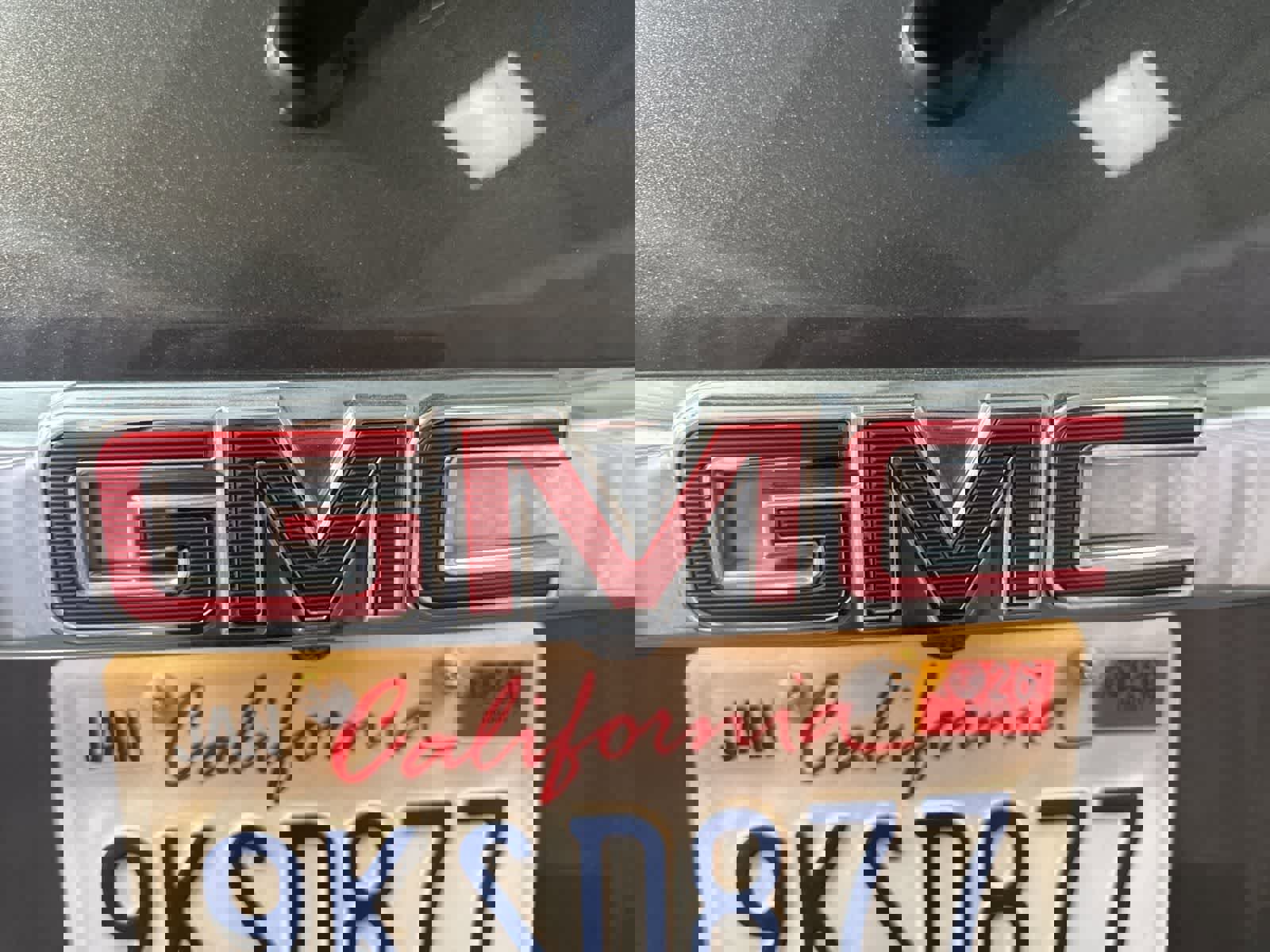 Used 2019 GMC Acadia SLT w/ LPO, Cargo Package image 14