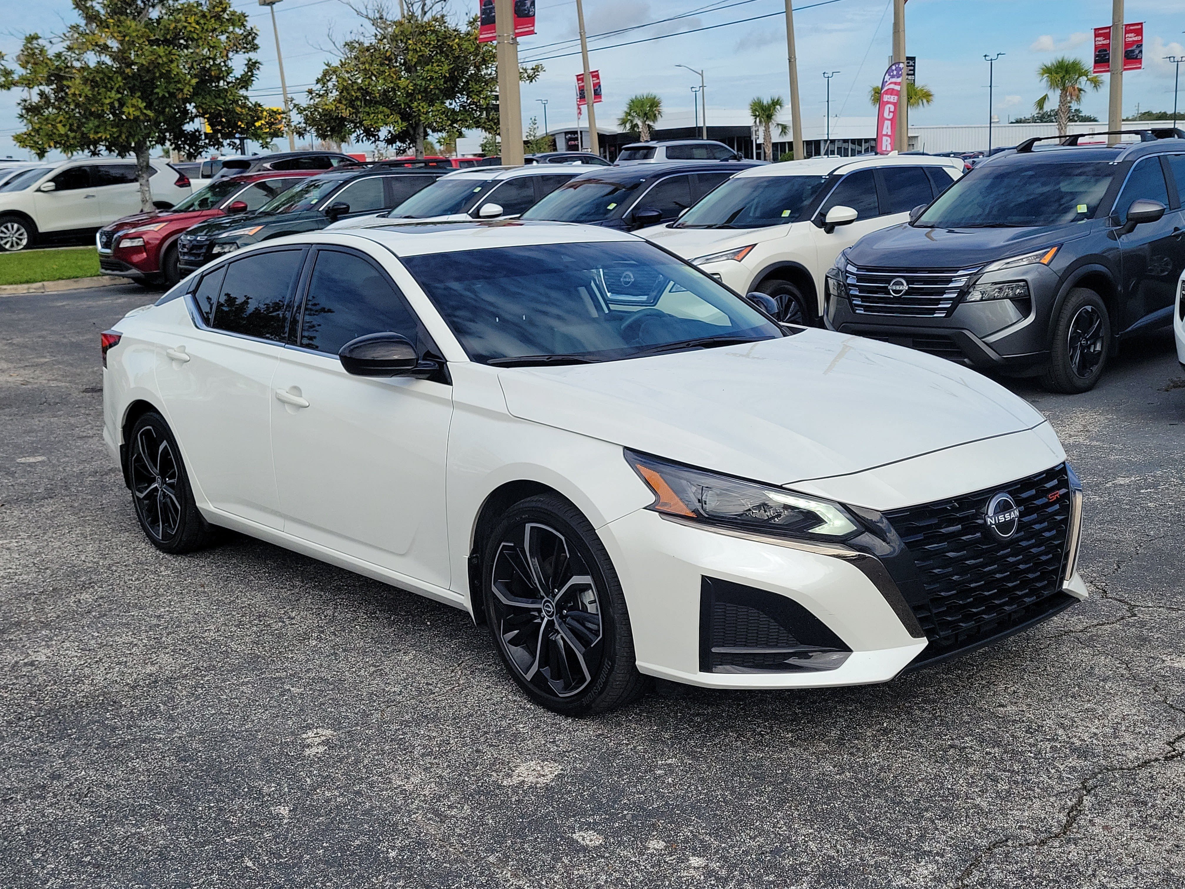 Certified 2024 Nissan Altima 2.5 SR w/ SR Premium Package FWD image 3