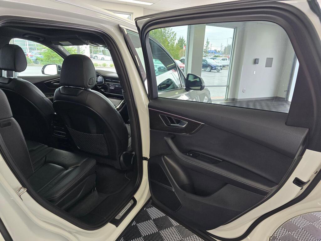 Used 2025 Audi Q7 3.0T Premium Plus image 43