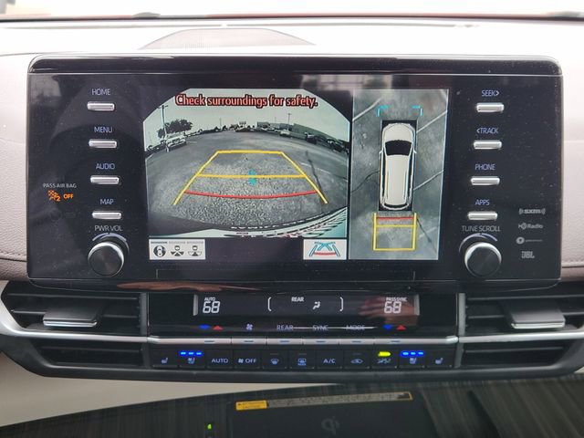 Certified 2024 Toyota Sienna Platinum FWD image 17