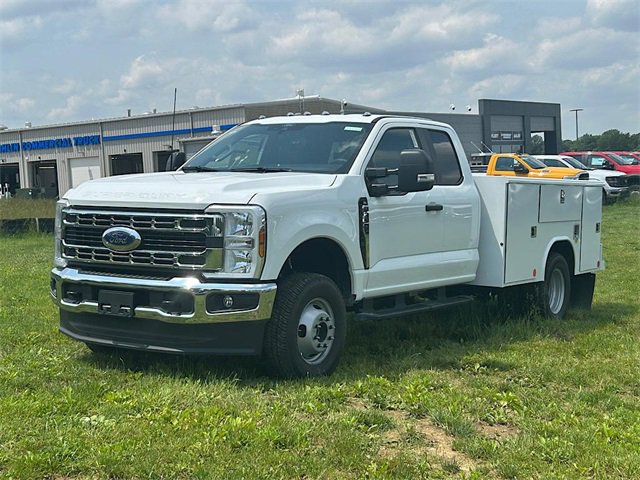 New 2025 Ford F350 XL w/ XL Chrome Package image 13
