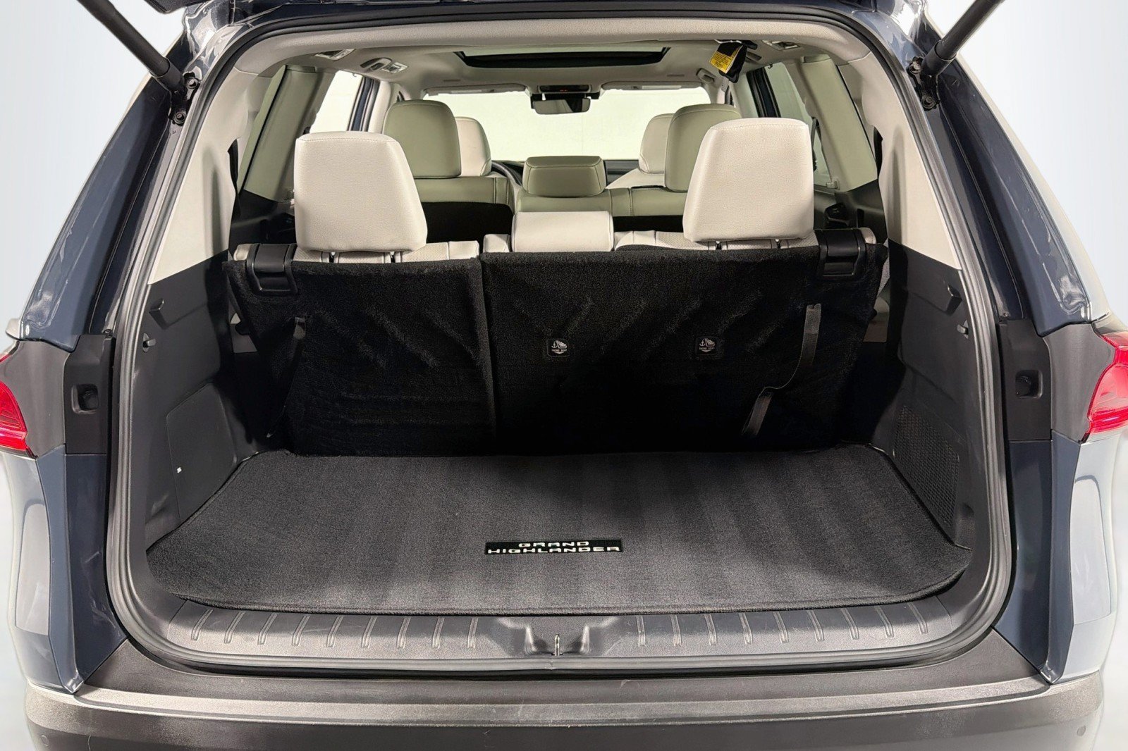 Used 2025 Toyota Grand Highlander AWD image 24