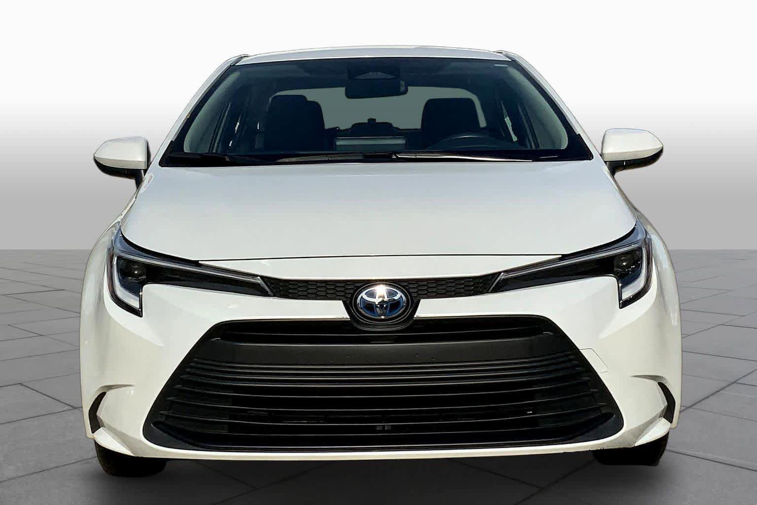 Used 2024 Toyota Corolla LE image 4