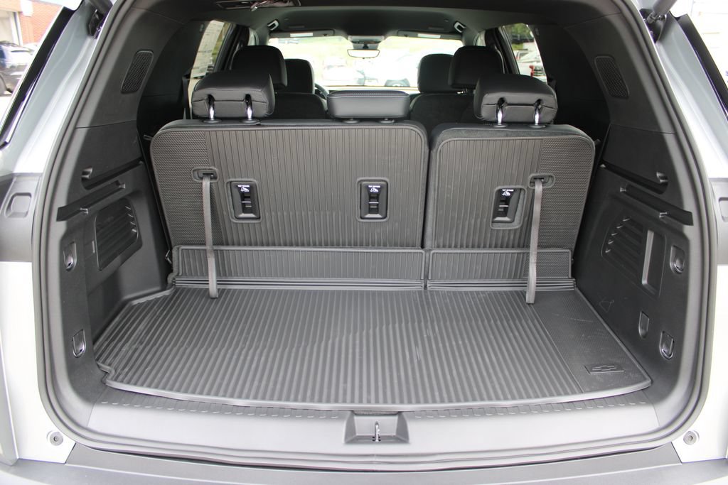 New 2027 Chevrolet Traverse LT w/ Midnight/Sport Edition AWD/4WD image 36