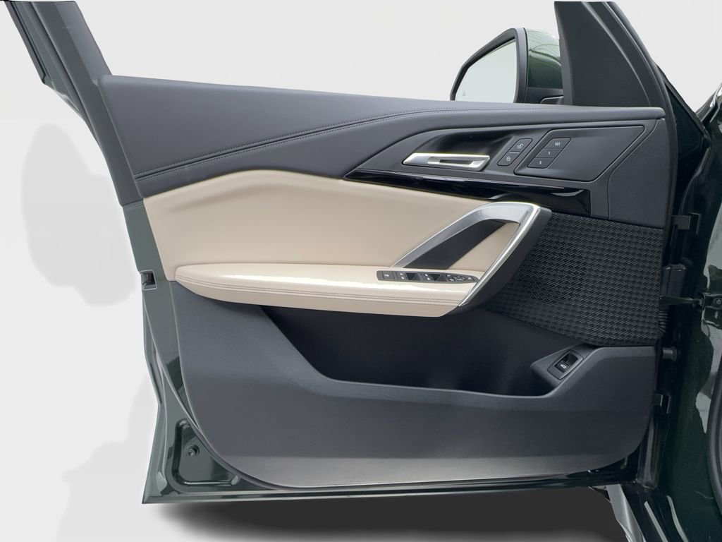 Used 2025 BMW X1 xDrive28i w/ Convenience Package image 33