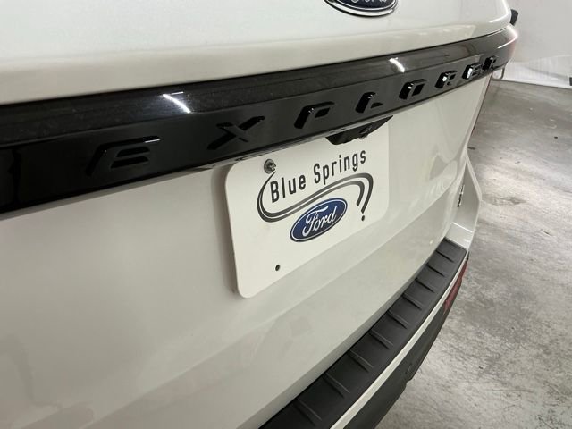 Used 2025 Ford Explorer ST w/ Sun And Sound Package image 6