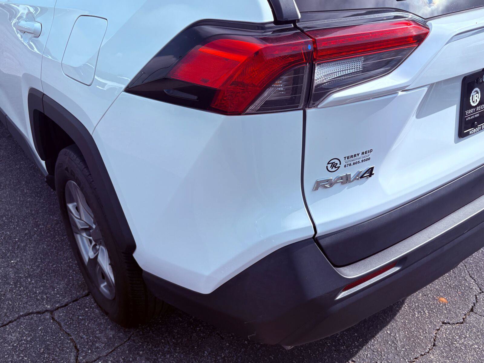 Used 2024 Toyota RAV4 XLE FWD image 12