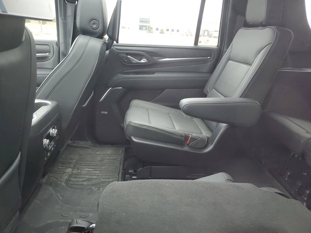 Used 2024 GMC Yukon XL Denali w/ Advanced Technology Package image 7