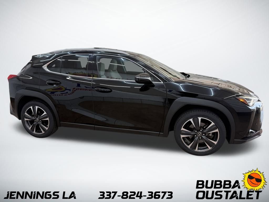 Used 2022 Lexus UX 200 w/ Accessory Package (Z2) image 6