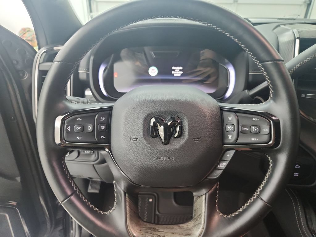 Used 2025 RAM 2500 Limited AWD/4WD image 25
