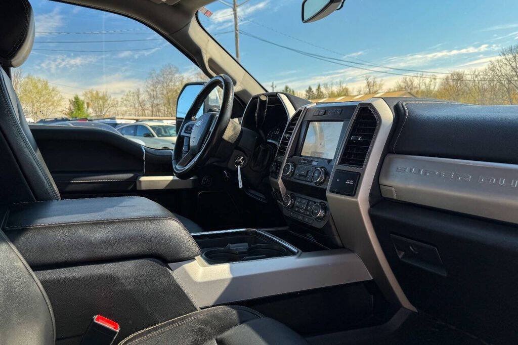 Used 2021 Ford F350 Lariat w/ Chrome Package AWD/4WD image 16
