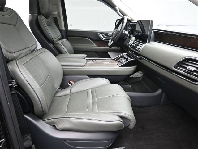 Used 2022 Lincoln Navigator Black Label image 28