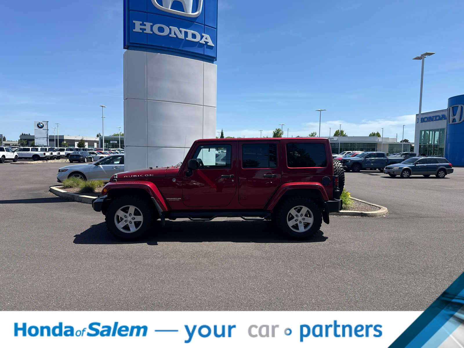 Used 2012 Jeep Wrangler Unlimited Rubicon w/ Connectivity Group AWD/4WD image 6