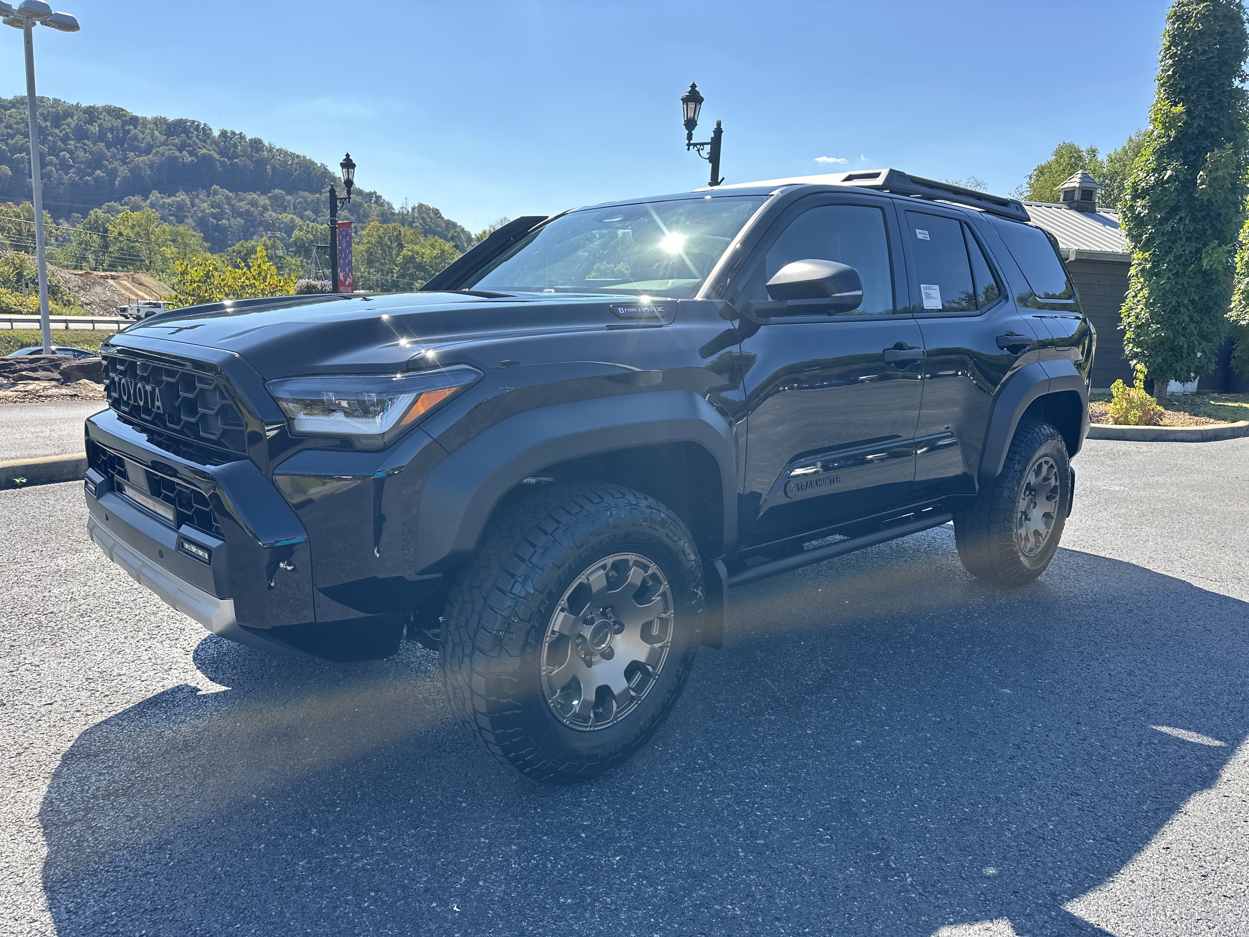 New 2025 Toyota 4Runner Trailhunter image 3