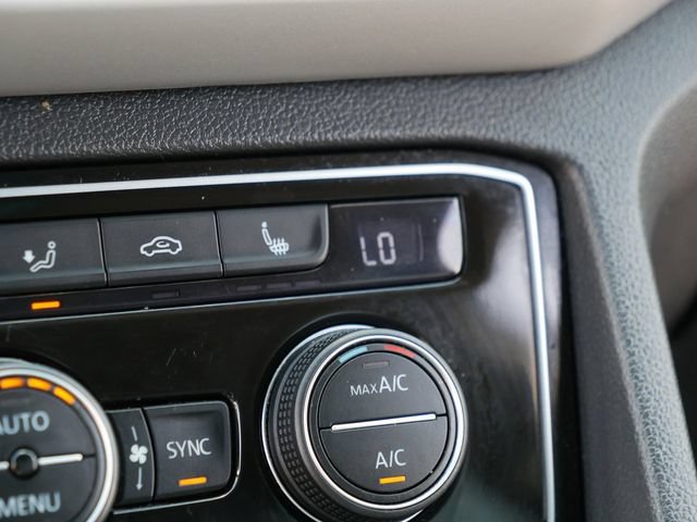 Certified 2022 Volkswagen Atlas SE w/ Panoramic Sunroof Package AWD/4WD image 29