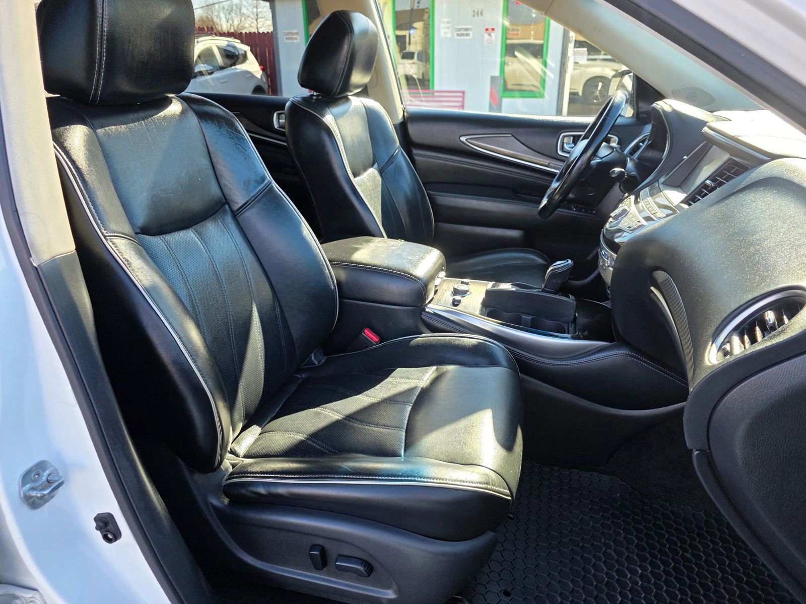 Used 2016 INFINITI QX60 AWD w/ Premium Plus Package image 10