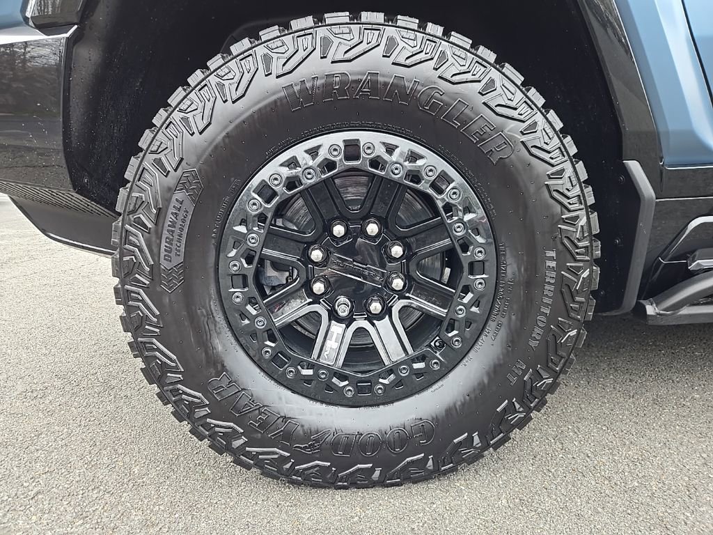 Used 2024 GMC Hummer EV 3X w/ Omega Edition AWD/4WD image 11