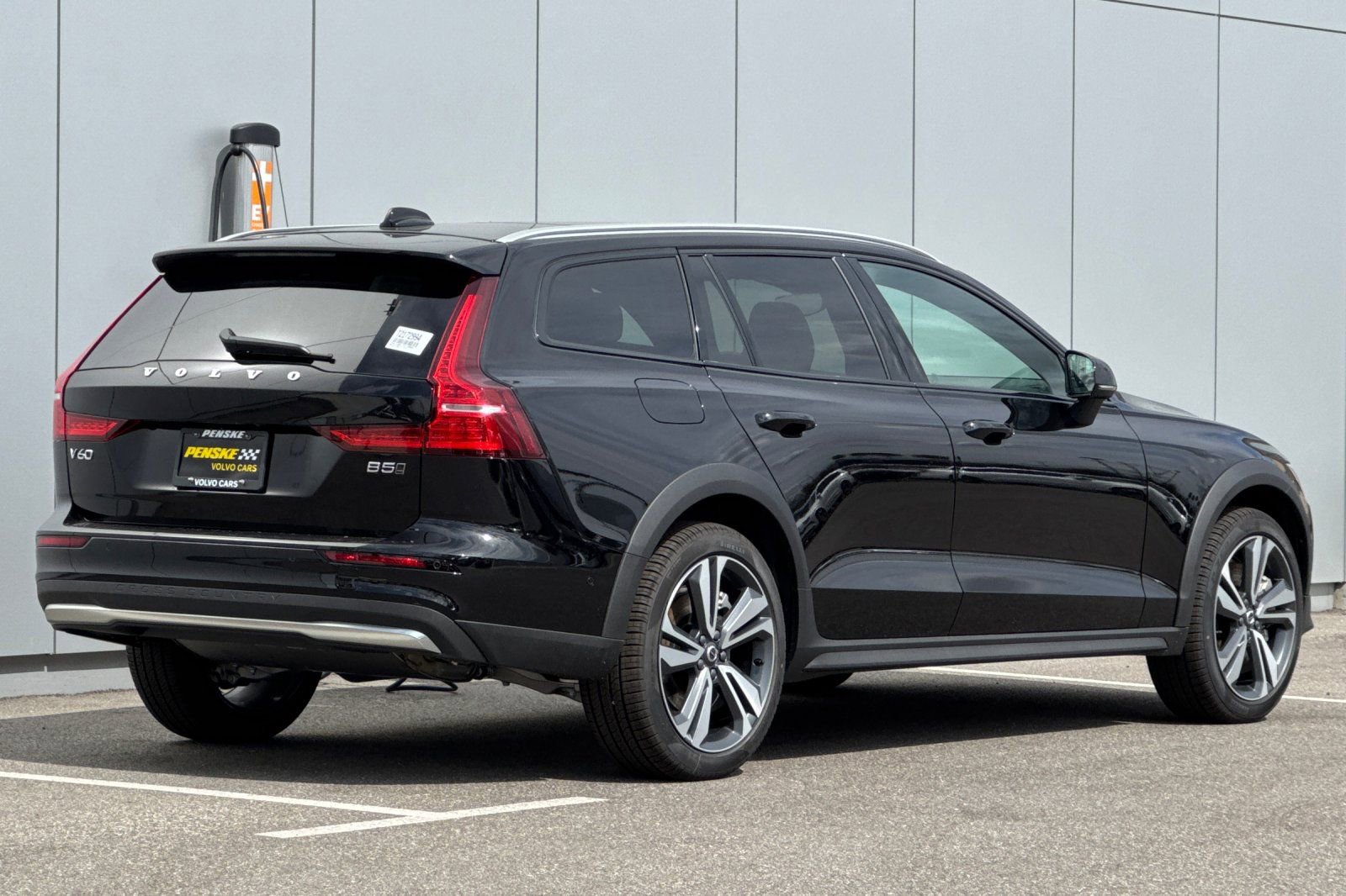 New 2026 Volvo V60 B5 Cross Country Plus w/ Climate Package AWD/4WD image 5