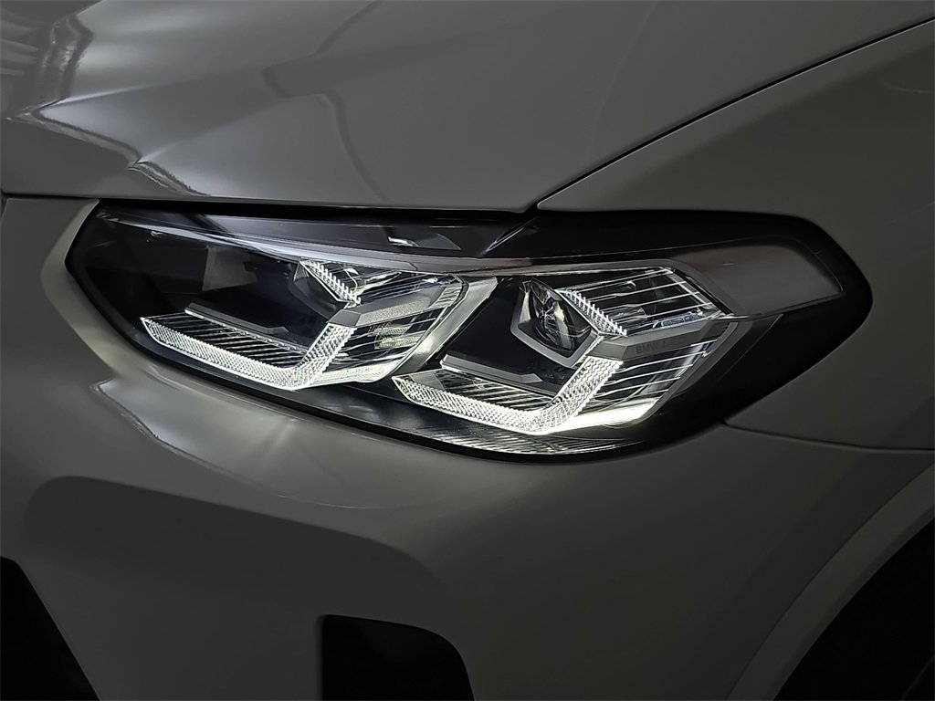 Used 2025 BMW X4 M40i w/ Premium Package image 33