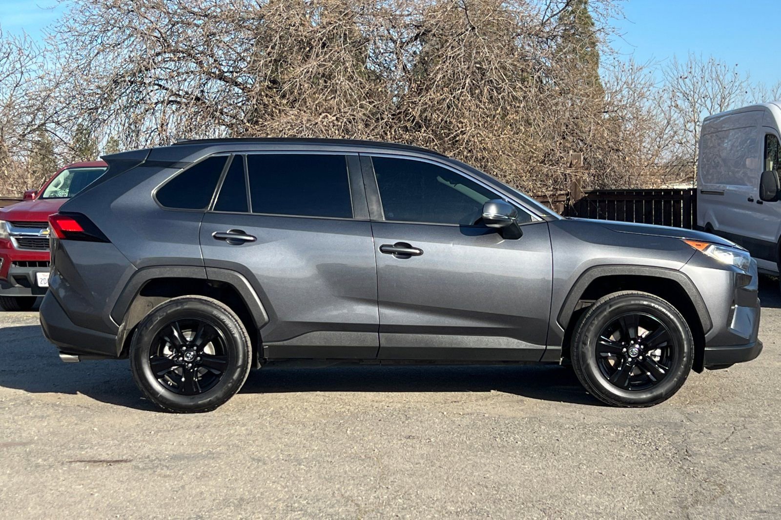 Used 2020 Toyota RAV4 XLE image 3