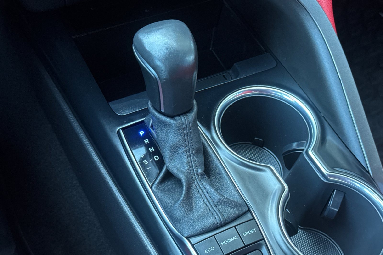 Used 2020 Toyota Camry XSE image 24