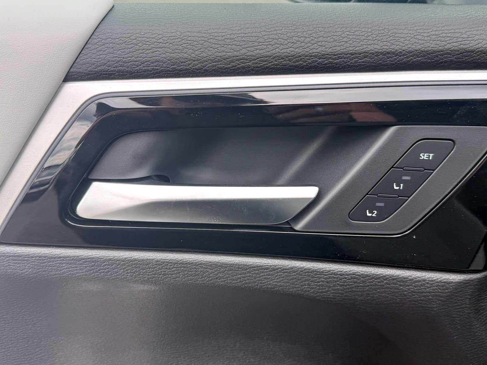 New 2025 Mitsubishi Outlander SEL AWD/4WD image 16