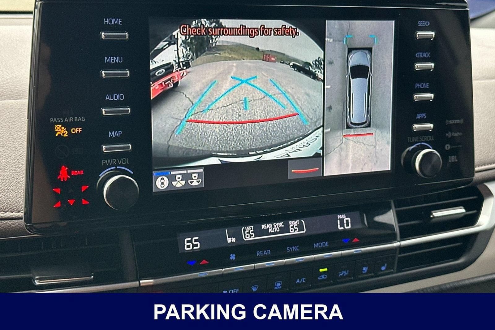 Used 2023 Toyota Sienna Platinum FWD image 26