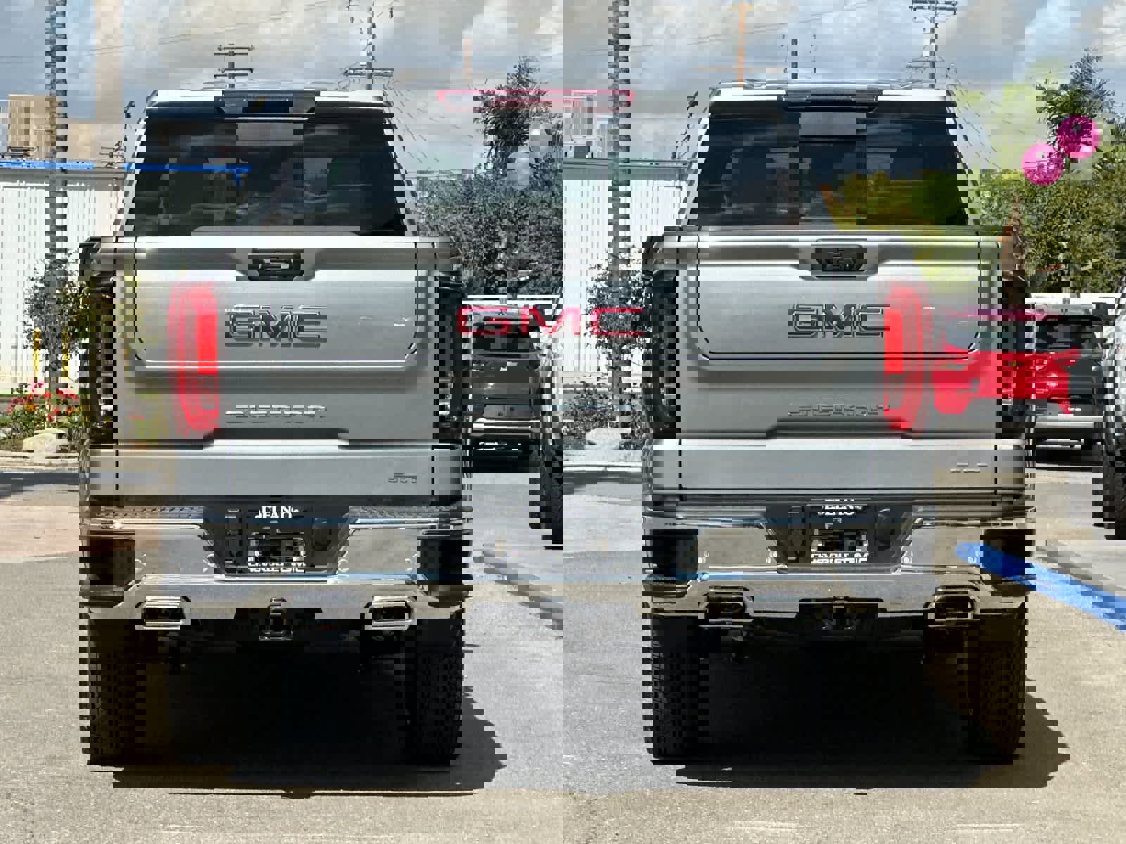 New 2026 GMC Sierra 1500 SLT w/ SLT Premium Package image 4