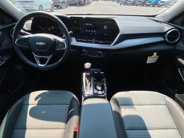 Used 2026 Chevrolet Trax LT w/ Driver Confidence Package FWD image 24