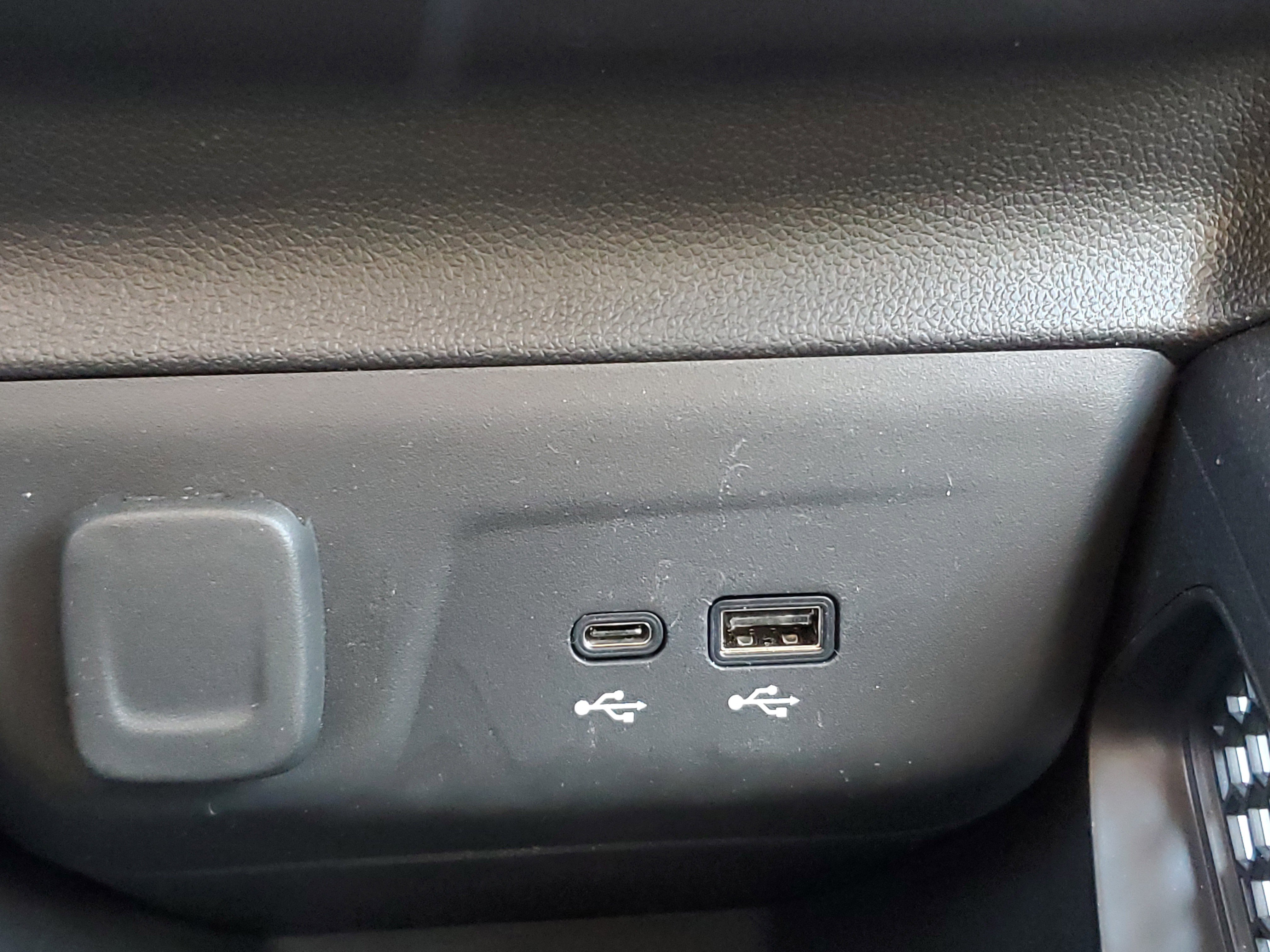 Used 2025 Chevrolet TrailBlazer LT w/ Convenience Package image 23