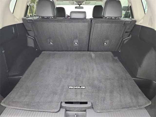 Used 2023 Nissan Rogue SV w/ SV Premium B Package image 39
