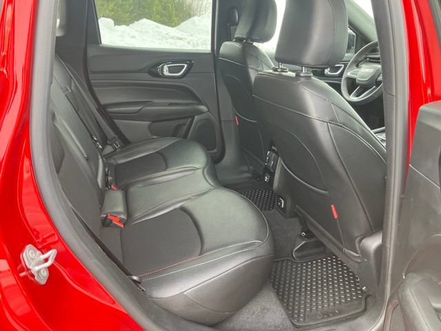 Used 2025 Jeep Compass Trailhawk image 17