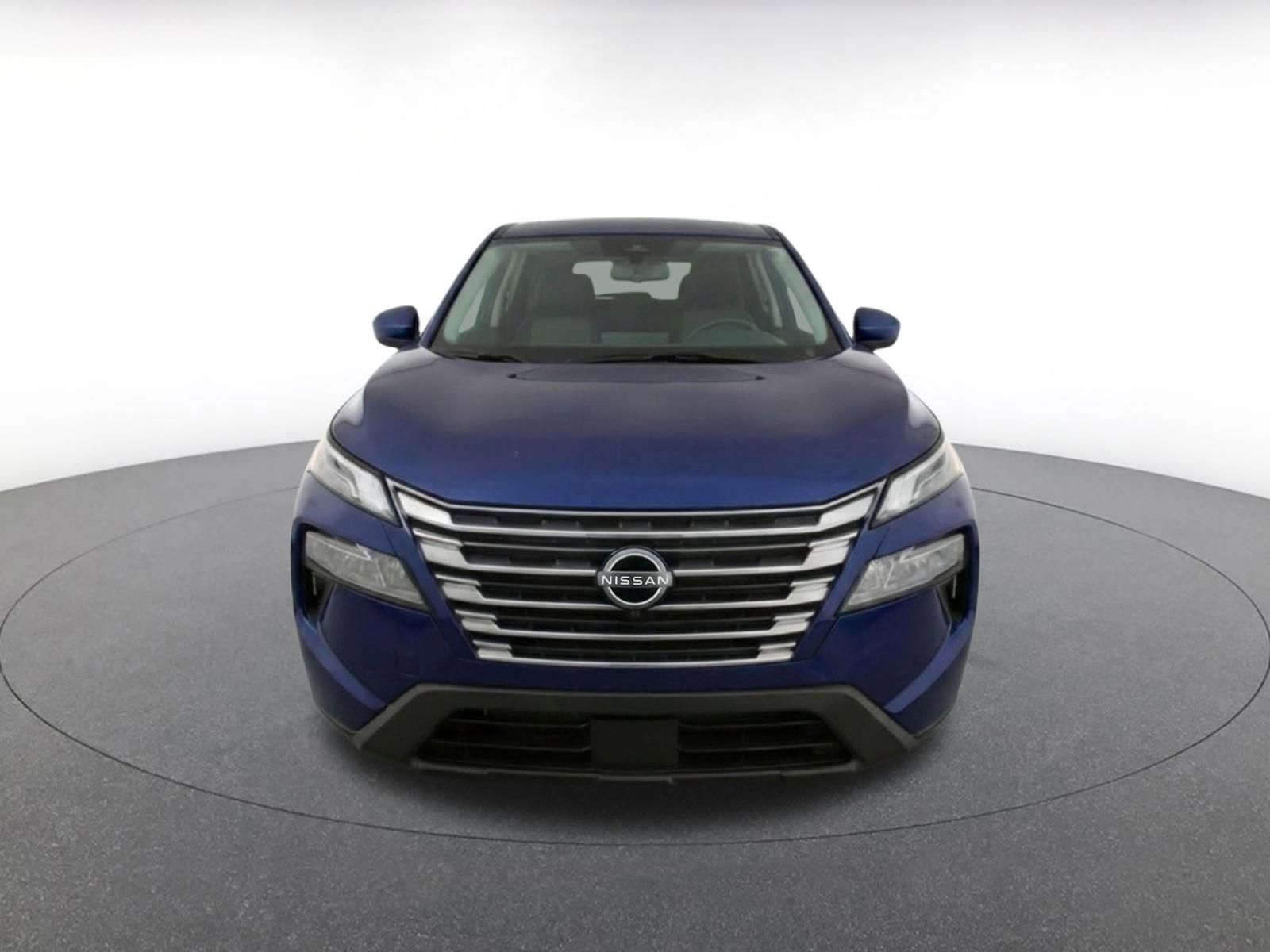 Used 2025 Nissan Rogue SV FWD image 2
