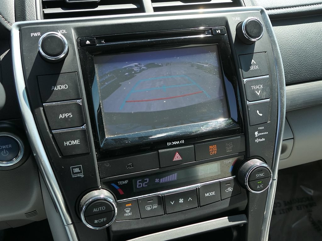Used 2017 Toyota Camry XLE w/ Moonroof Package FWD image 21