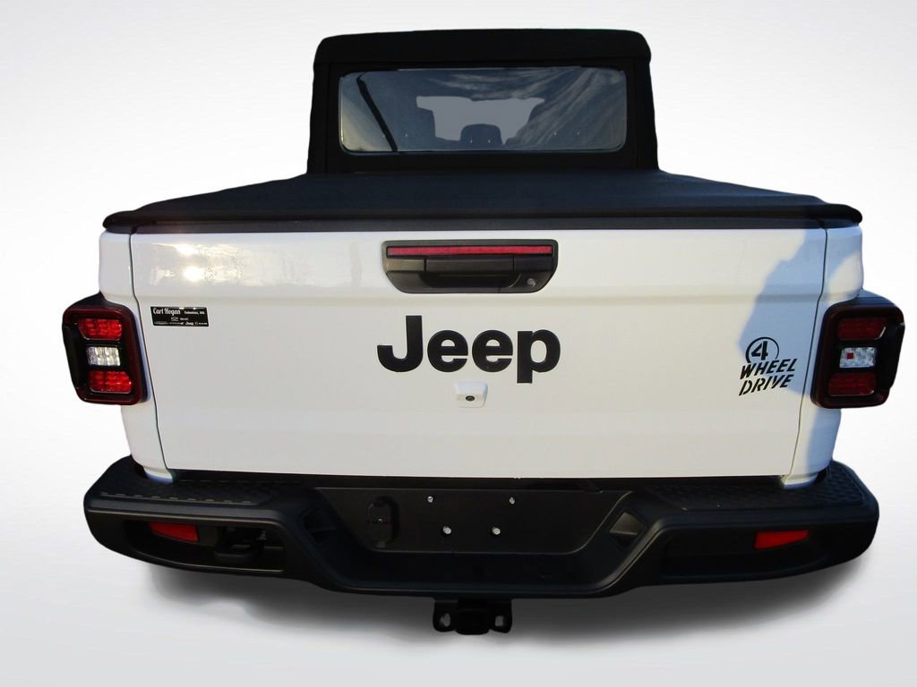 Used 2024 Jeep Gladiator Willys image 9