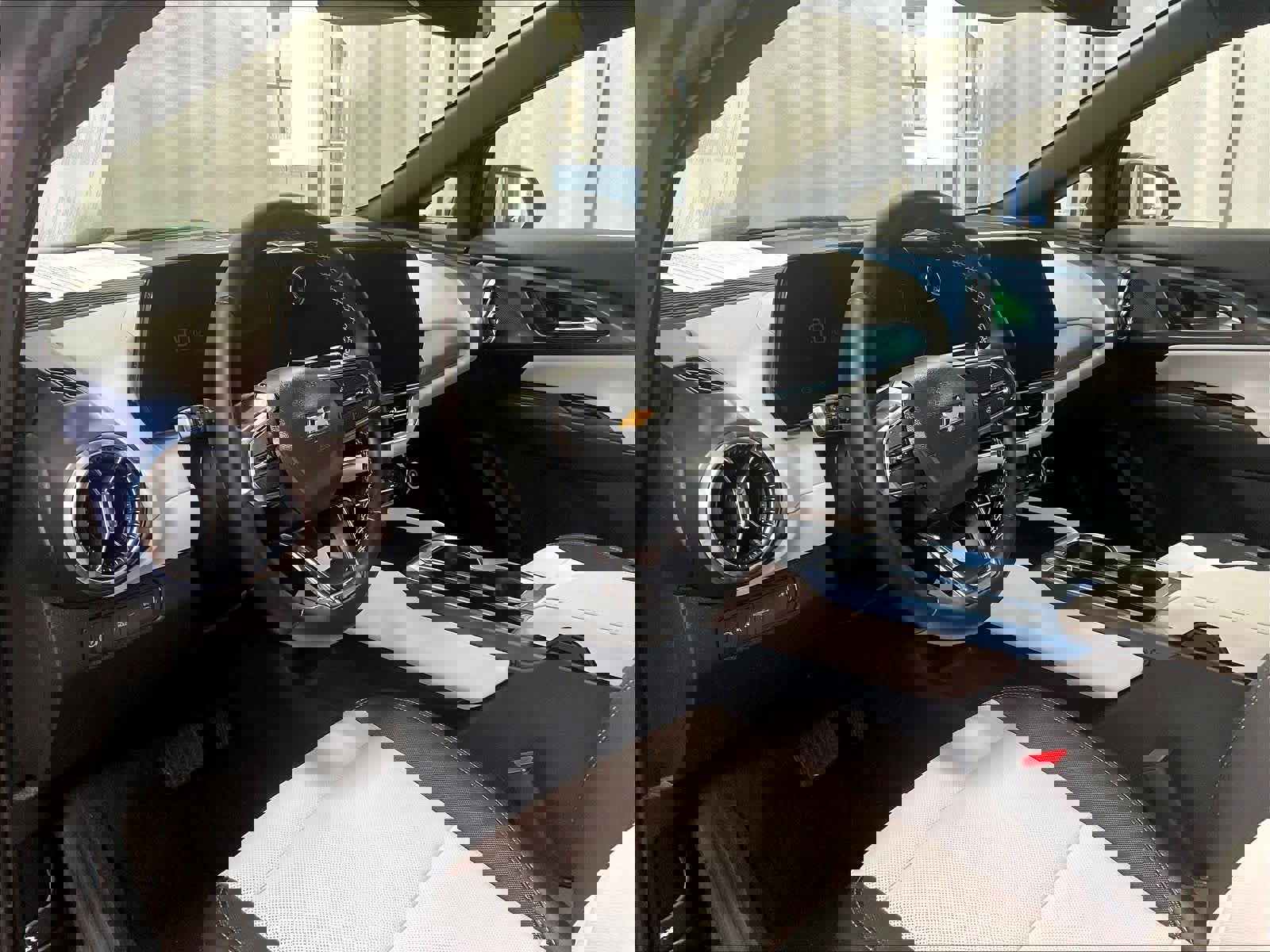 Used 2025 Chevrolet Equinox EV LT image 8