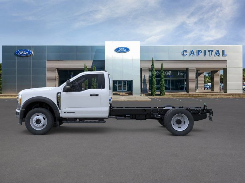 New 2025 Ford F550 4x4 Regular Cab Super Duty image 3