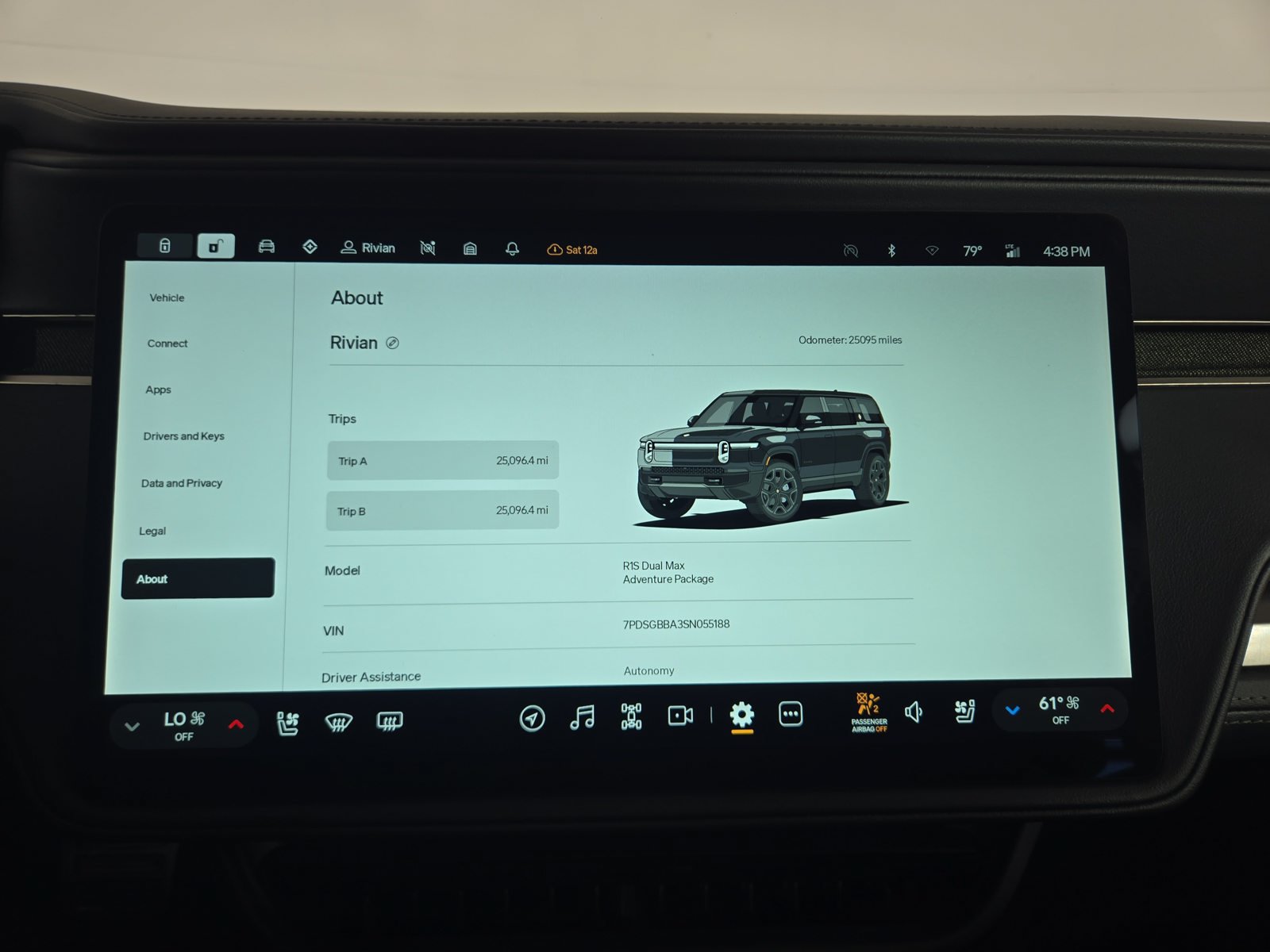 Used 2025 Rivian R1S Adventure Dual AWD/4WD image 29