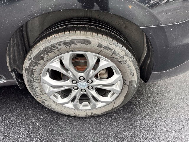 Used 2018 Buick Enclave Avenir w/ Avenir Technology Package AWD/4WD image 11