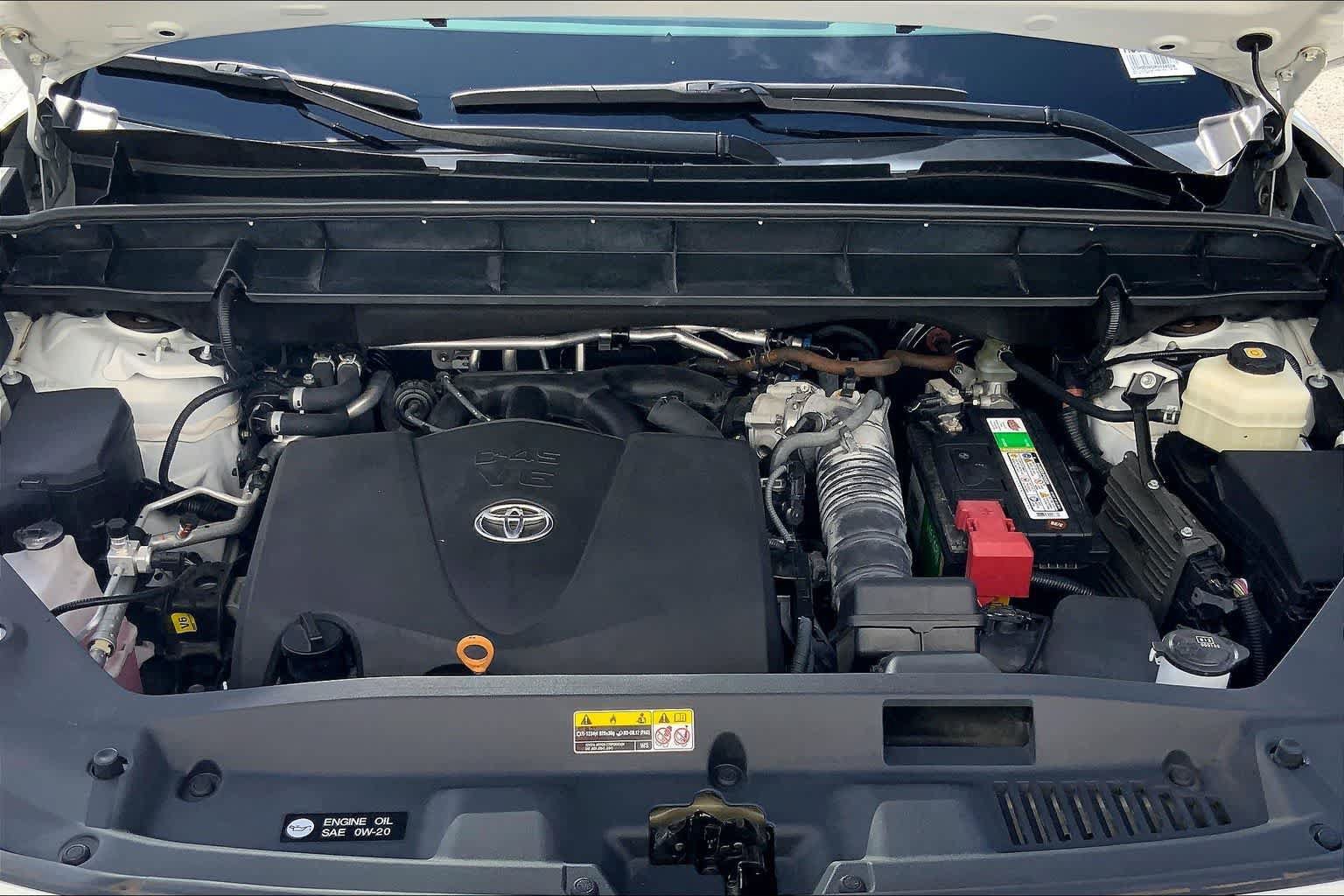 Used 2021 Toyota Highlander XLE FWD image 9