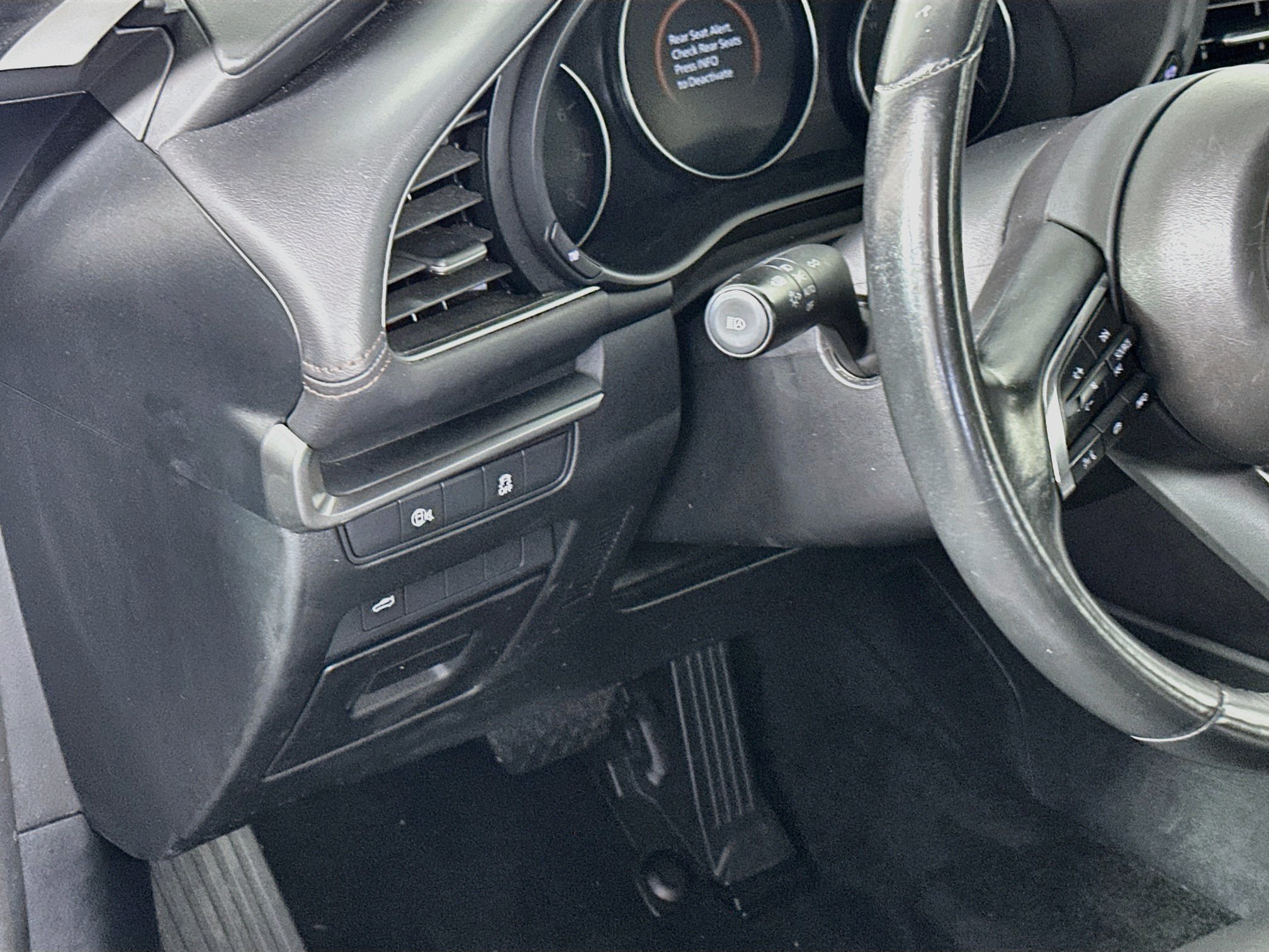 Used 2024 MAZDA MAZDA3 s FWD image 17