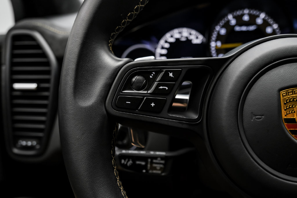 Used 2023 Porsche Cayenne Turbo GT AWD/4WD image 19