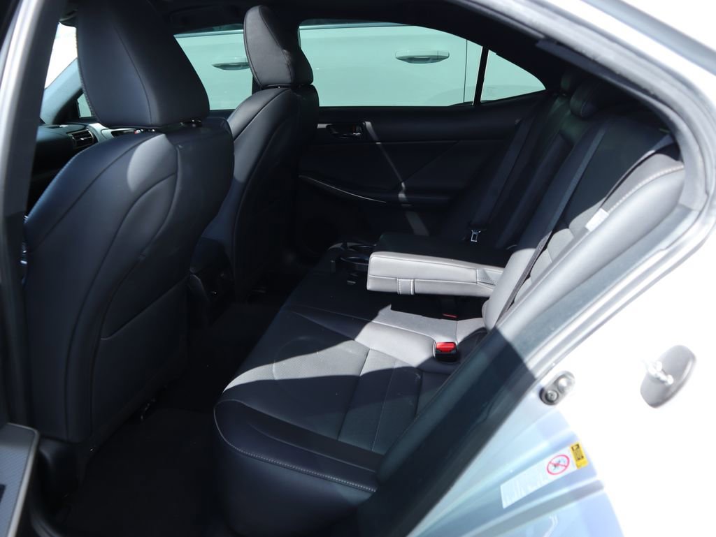 Used 2016 Lexus IS 350 w/ F Sport Package RWD image 10