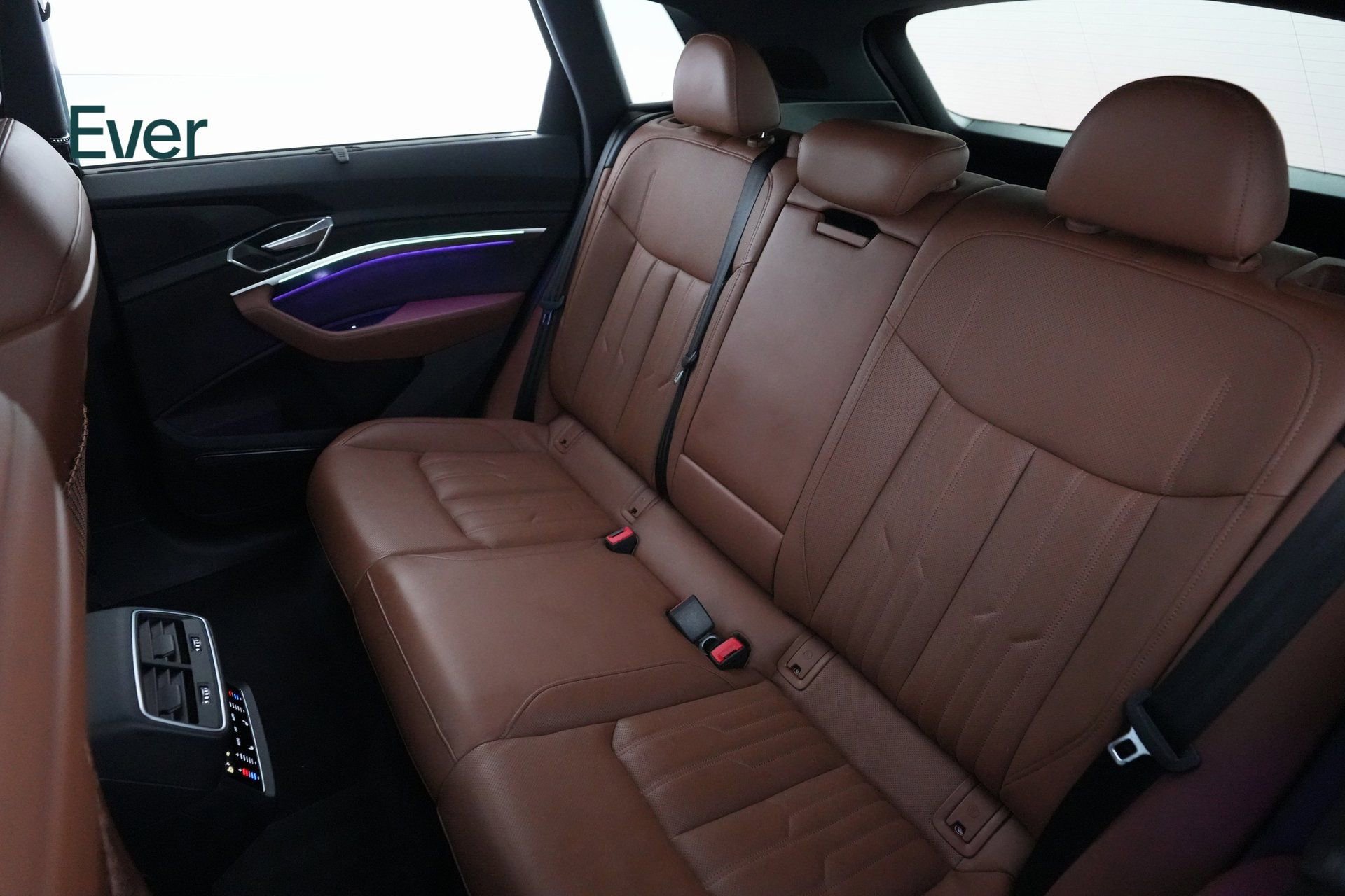 Used 2021 Audi e-tron Prestige w/ Prestige Package image 10