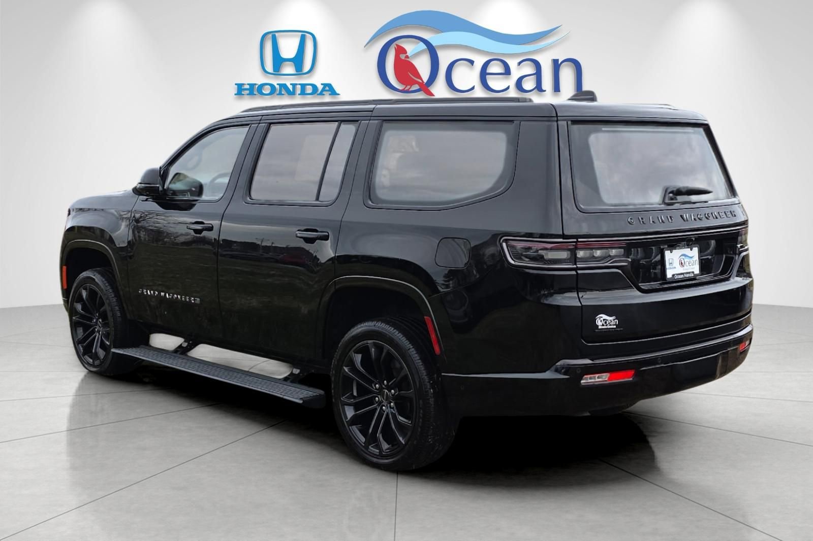 Used 2022 Jeep Grand Wagoneer Series II image 5