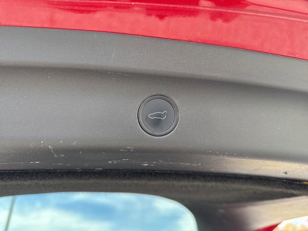 Used 2021 Tesla Model Y Long Range image 32