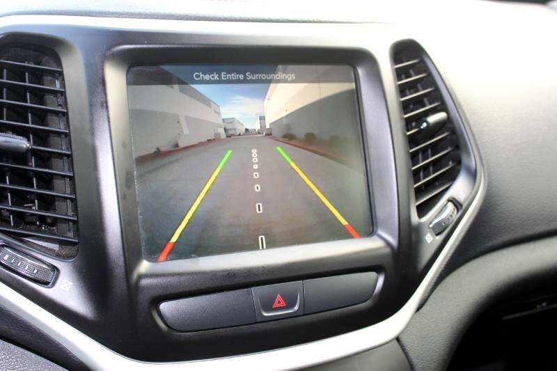 Used 2017 Jeep Cherokee Trailhawk image 29